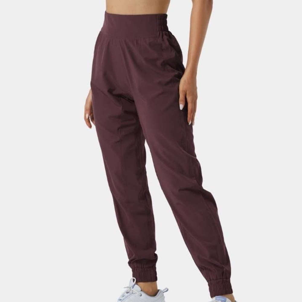 NWT Halara High Waisted Joggers